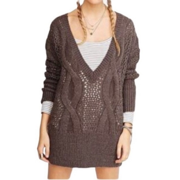 Urban Outfitters Sweaters - Urban Outfitters Kimchi Blue Brown Cable Knit Sweater Deep V Neck Ribbed Hem M